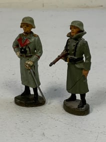 GERMAN NAZI PERIOD LINEOL / ELASTOLIN TOY SOLDIERS WWII GENERAL AND A GUARD SOLDIER