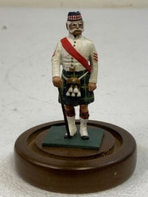 SCOTTISH HIGHLANDER FIGURINE