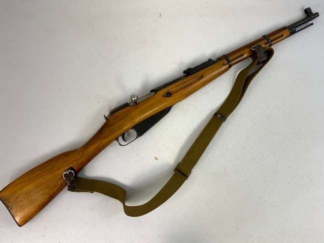 USSR M38/44 MOSIN NAGANT CARBINE: USSR M38/44 MOSIN NAGANT CARBINE. MINT CONDITION WITH ALL NUMBERS MATCHING. 7.62 X 54 CAL. SER.# PI4467. FFL REQUIRED. NO INTERNATIONAL BIDDERS PLEASE.