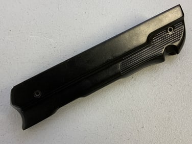 WWII GERMAN MP40 BAKELITE FORE GRIP