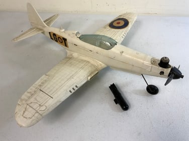 WEN MAC CONTROL LINE GAS ENGINE PLASTIC P-39 AIRACOBRA RAF DAY FIGHTER AIRPLANE