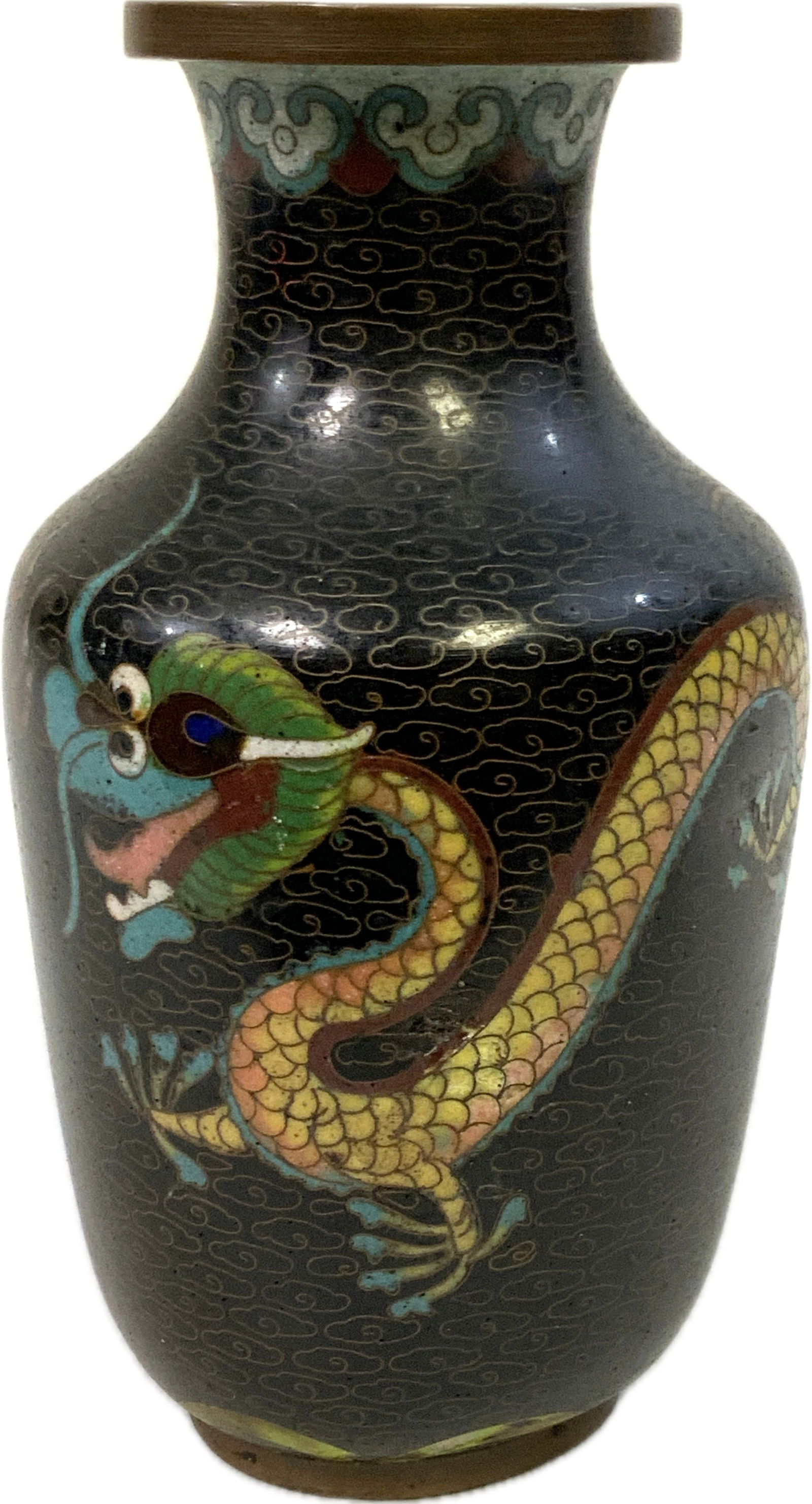 ANTIQUE CHINESE ENAMELED BRASS CLOISONNE VASE: ANTIQUE CHINESE ENAMELED BRASS CLOISONNE VASE . 5 1/4" SIZE. HOLE IN THE BOTTOM .BEAUTIFUL WORK.