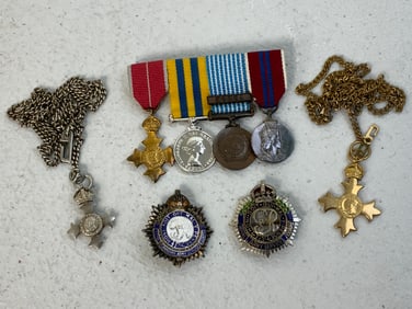 UK AND CANADA MILITARY MINIATURE AWARDS