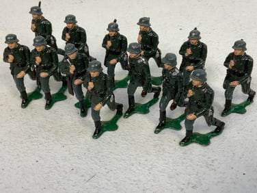 WWII GERMAN LOT OF PAINTED LEAD TOY SOLDIERS