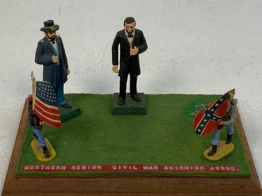 US CIVIL WAR FIGURES ON DISPLAY STAND