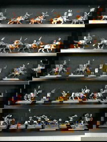 NAPOLEONIC WARS MINIATURES LED TOY SOLDIERS IN DISPAY WALL CASE