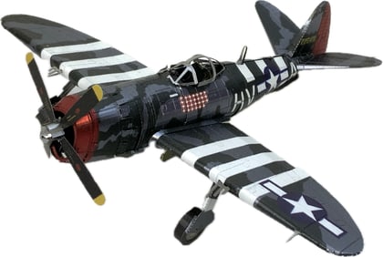 WWII AMERICAN P-47 THUNDERBOLT AIRPLANE ALL METAL MODEL