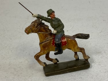 GERMAN NAZI PERIOD LINEOL / ELASTOLIN TOY SOLDIER GERMAN CAVALRY MAN