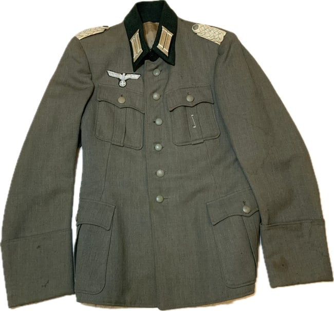 WWII GERMAN ARMY INFANTRY OFFICER TUNIC: WWII GERMAN ARMY INFANTRY OFFICER TUNIC. VERY NICE MAJOR RANK OFFICER TUNIC.WELL WORN BUT STILL IN GREAT CONDITION.