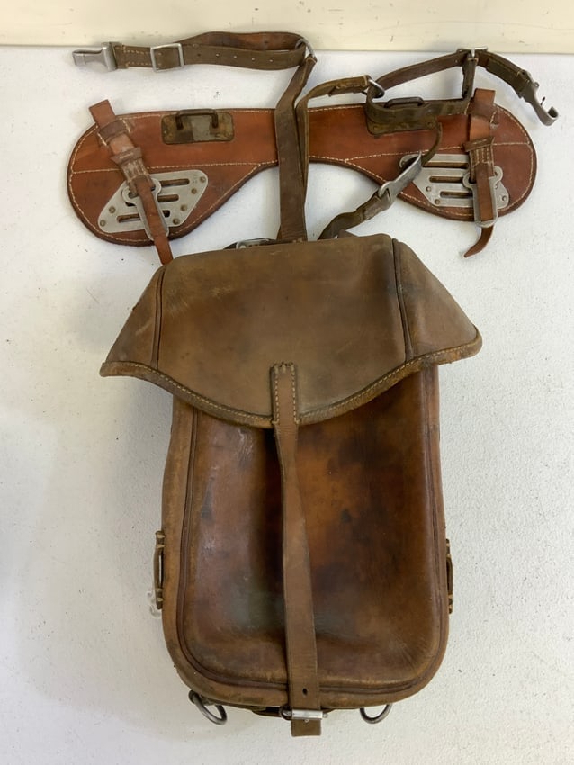 WWII GERMAN CAVALRY SADDLEBAG WITH RARE SADDLE CONNECTOR UBERWURF (1 of 13)