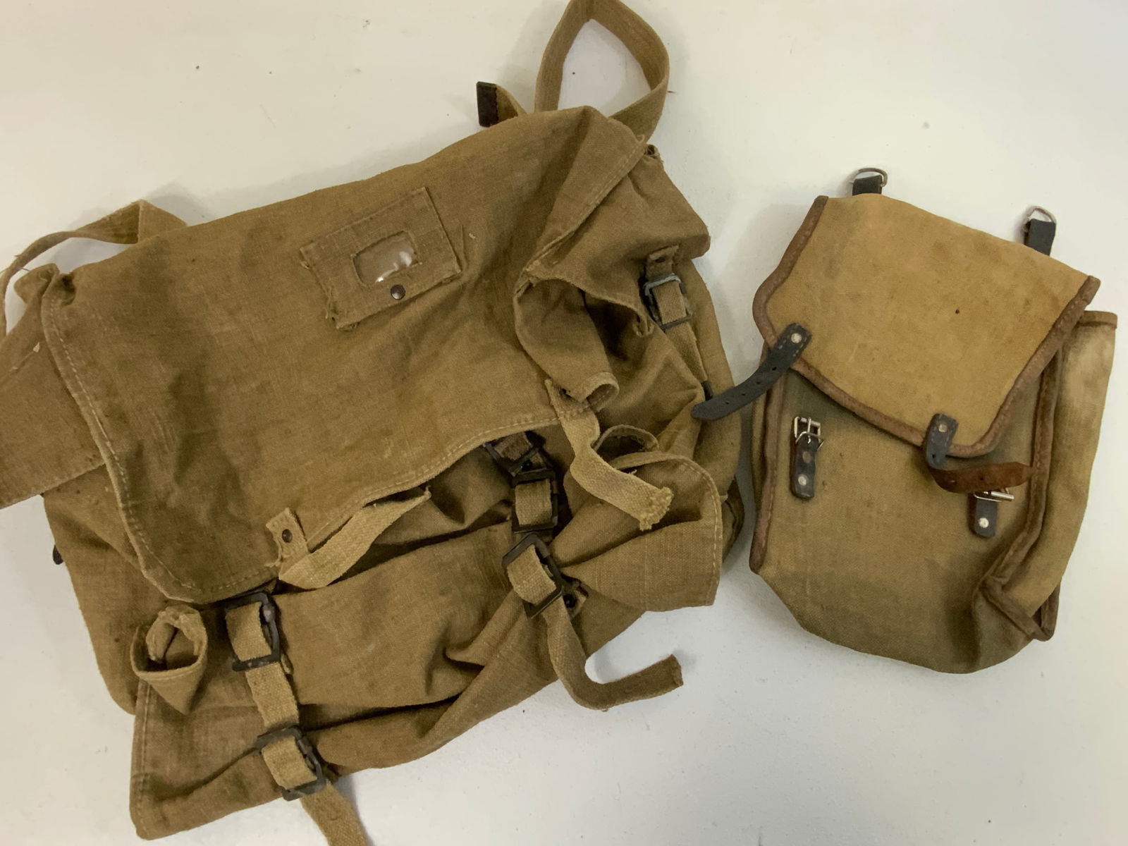 VINTAGE MILITARY CANVAS BAGS (1 of 4)