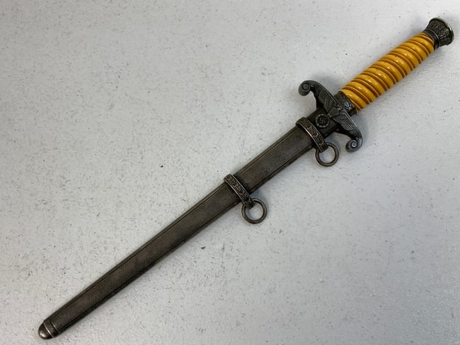 WWII GERMAN ARMY OFFICERS DRESS DAGGER (1 of 7)