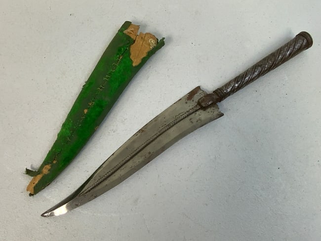 ANTIQUE ISLAMIC PERSIAN DAGGER TYPE SPEAR HEAD WITH SHEET (1 of 7)