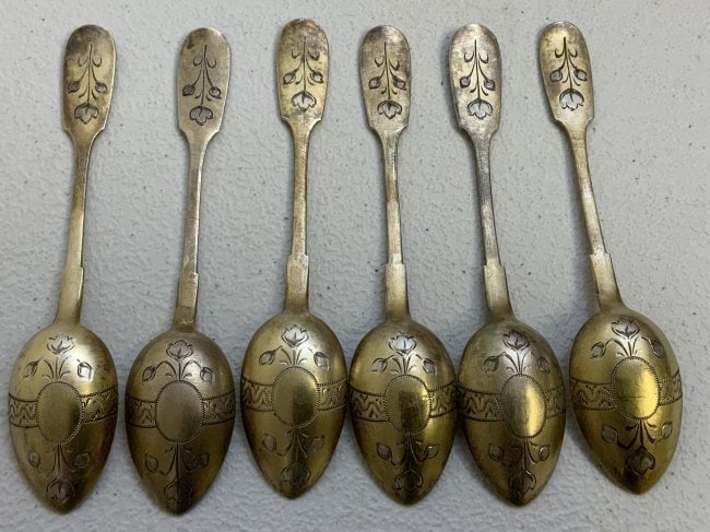ANTIQUE IMPERIAL RUSSIAN 84 SILVER GEORGIAN SPOONS: ANTIQUE IMPERIAL RUSSIAN 84 SILVER GEORGIAN SPOONS . HALLMARKED. OWNER INITIALS IN GEORGIAN ENGRAVED . 5 3/4 LONG . TOTAL WEIGHT 170 GRAM.