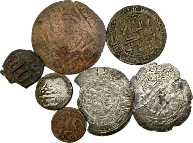 ANTIQUE ISLAMIC SILVER AND BRONZE COINS (1 of 2)