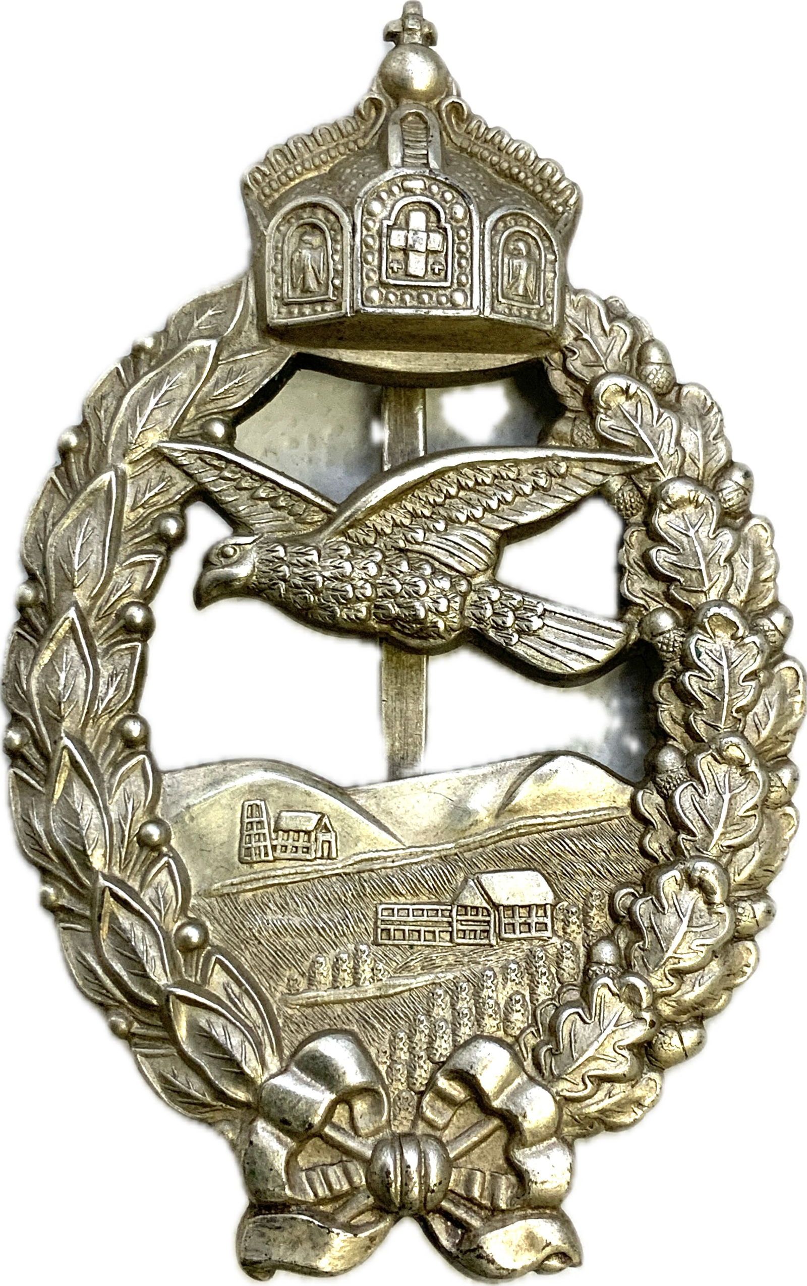 GERMANY WWI PRUSSIAN RETIRED PILOT'S SILVER BADGE: GERMANY WWI PRUSSIAN RETIRED PILOT'S SILVER BADGE. LATE WAR SOLID BACK CONSTRUCTION.800 HALLMARKED ON THE PIN. VERY RARE TO FIND.