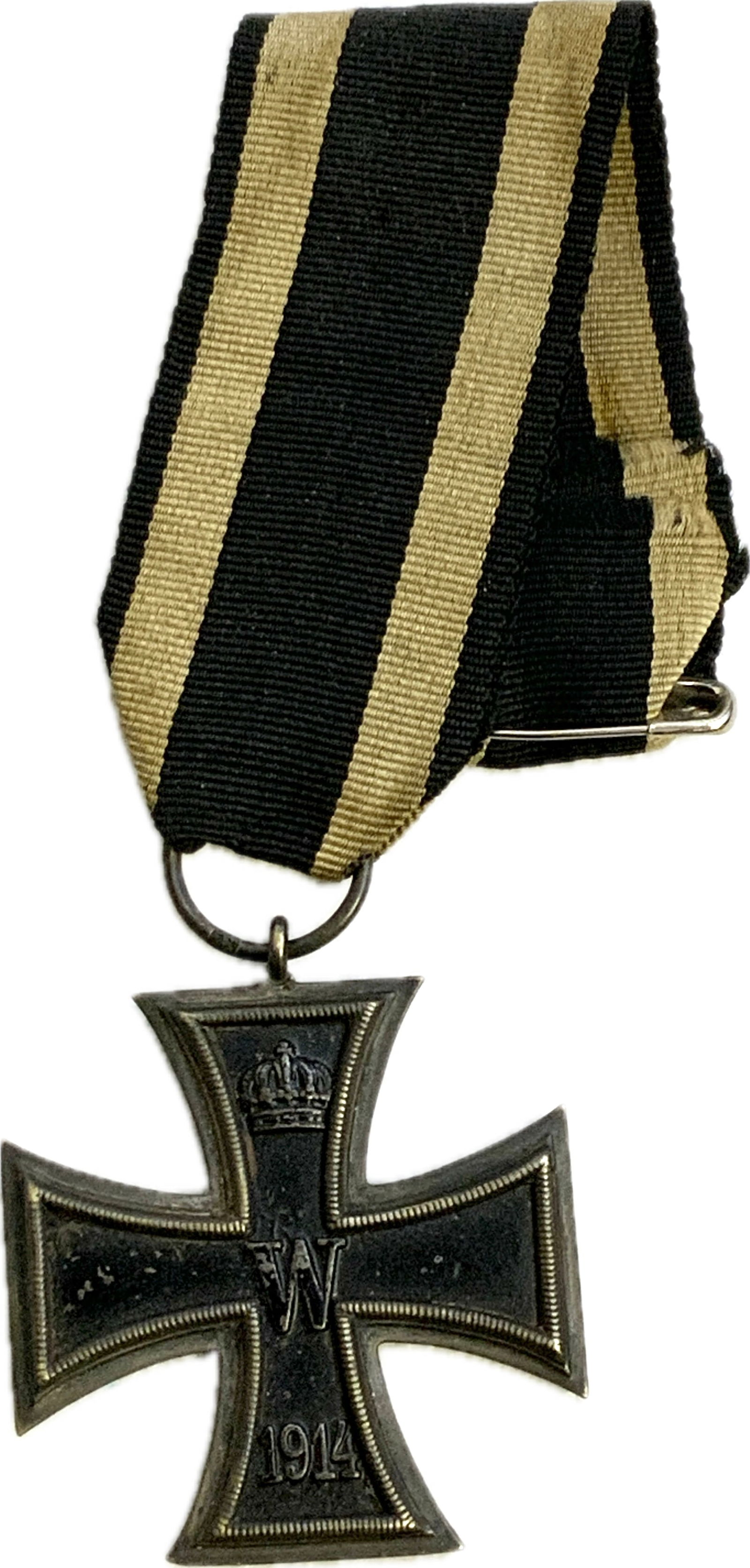 GERMANY WWI 1914 IRON CROSS 2nd CLASS: GERMANY WWI 1914 IRON CROSS 2nd CLASS. VERY GOOD CONDITION WITH ORIGINAL RIBBON. MAKER MARKED ON THE MEDAL LOOP.
