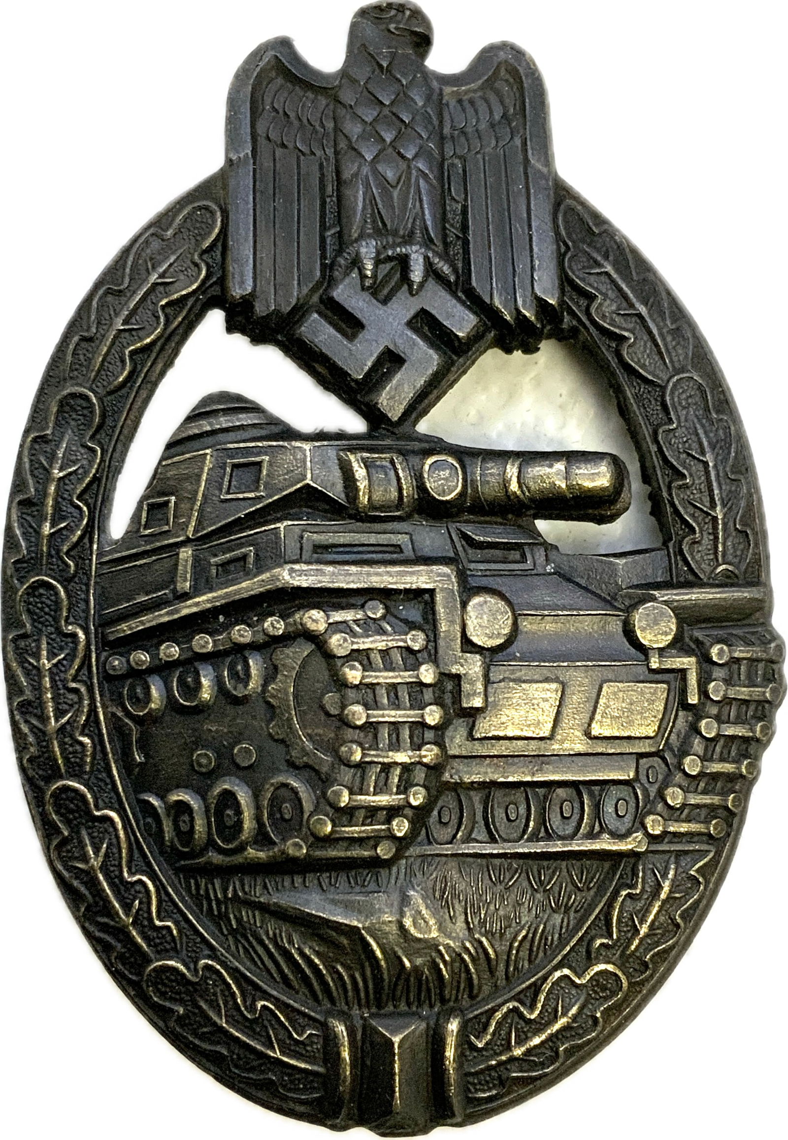 WWII GERMAN TANK PANZER ASSAULT BADGE IN BRONZE: WWII GERMAN TANK PANZER ASSAULT BADGE IN BRONZE. VERY GOOD . NO MAKER.