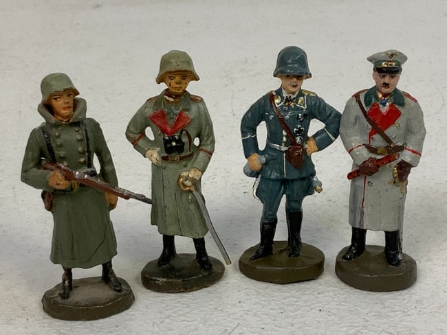 GERMAN NAZI PERIOD LINEOL / ELASTOLIN TOY SOLDIERS GENERALS AND A GUARD (1 of 2)