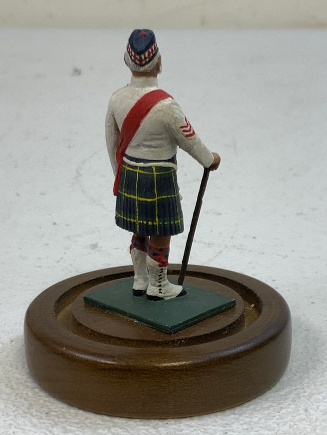 SCOTTISH HIGHLANDER FIGURINE - 2