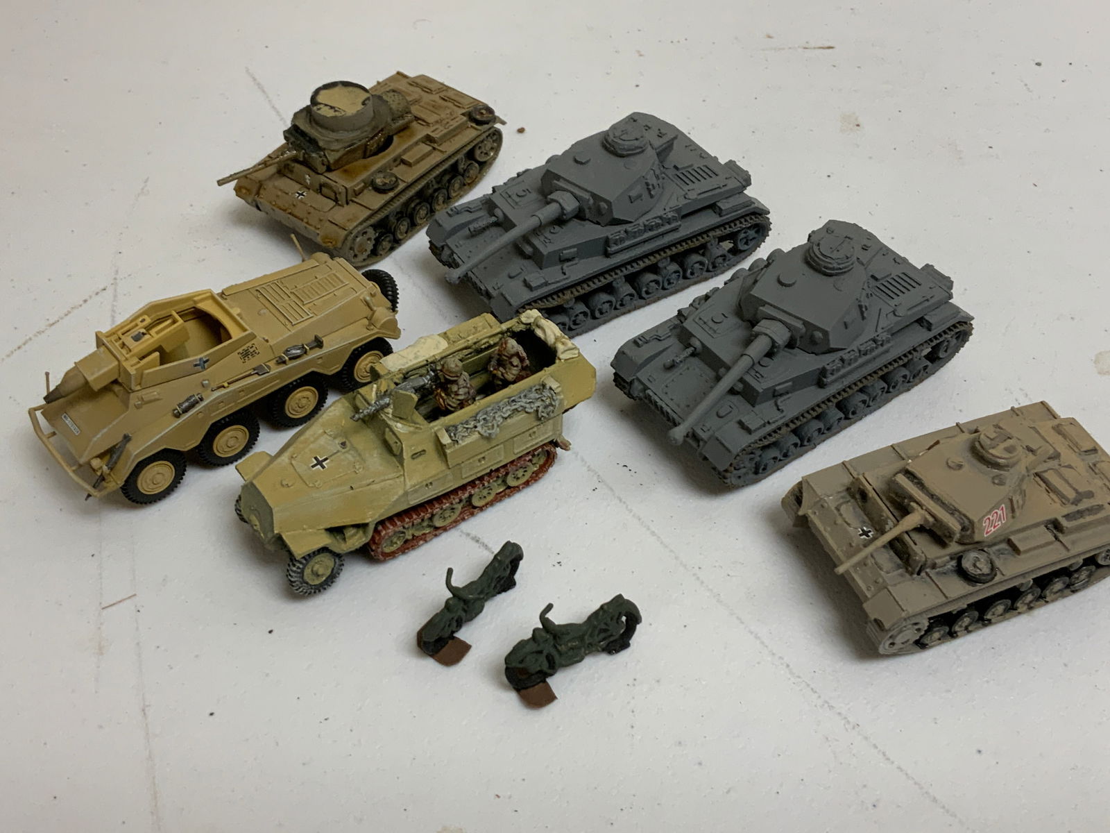 WWII GERMAN MODELS TANKS AND MILITARY VEHICLES CUSTOM DETAILED (1 of 4)