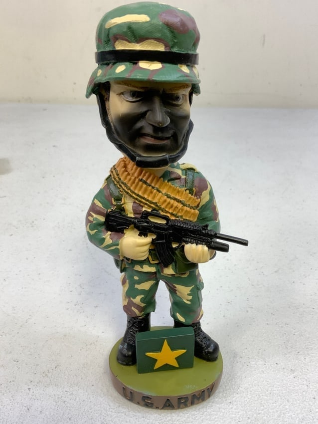 VINTAGE US ARMY SOLDIER BOBBLE HEAD FIGURE (1 of 4)