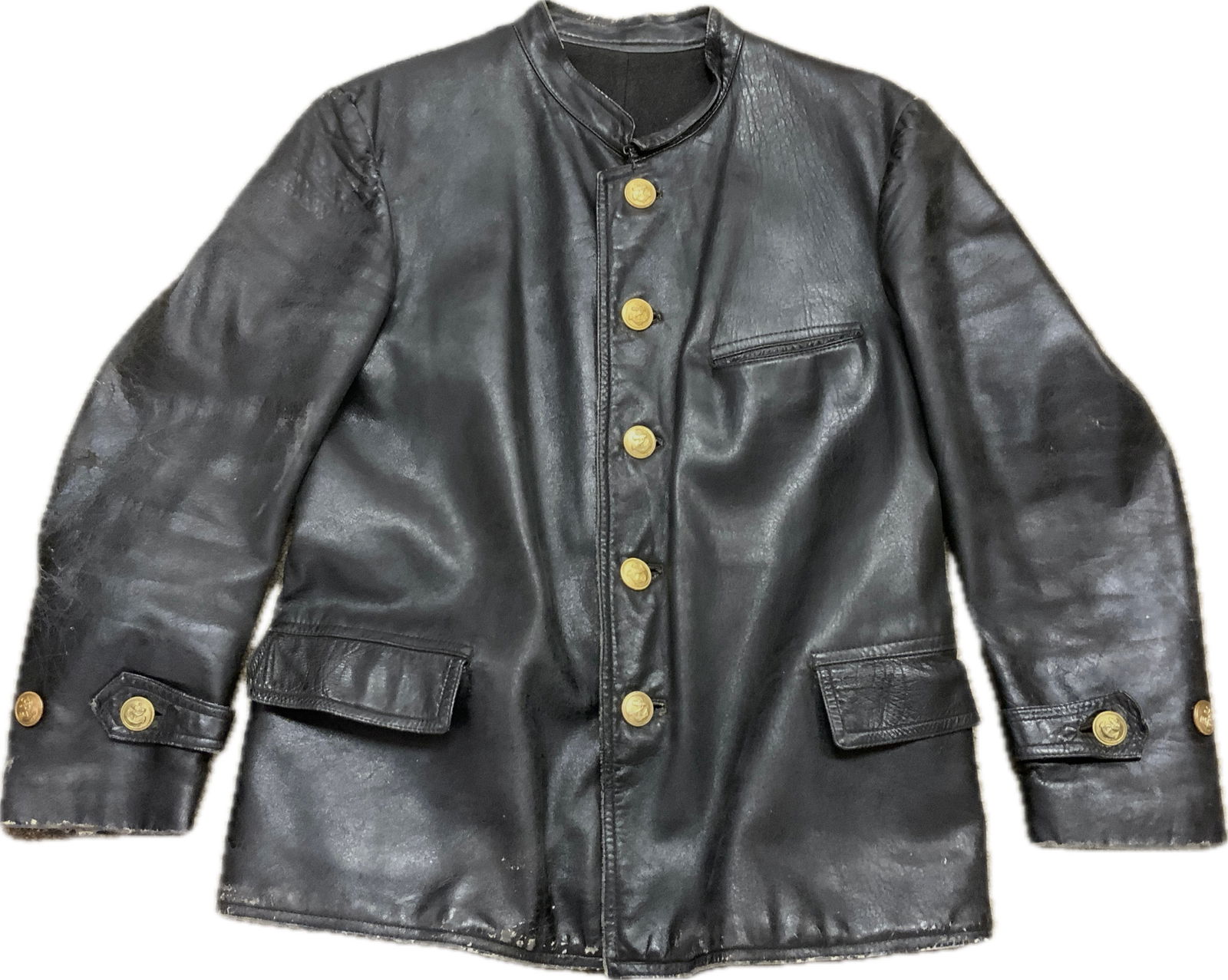 WWII GERMAN NAVY KRIEGSMARINE LEATHER JACKET U-BOAT AND SHIPS CREW: WWII GERMAN NAVY KRIEGSMARINE LEATHER JACKET U-BOAT AND SHIPS CREW. GREAT CONDITION OVERALL WITH ONE ARM SEAM ON THE BACK STITCHES NEED TO BE REPAIRED. BLACK THICK LEATHER WITH GILDED BUTTONS. GREAT E