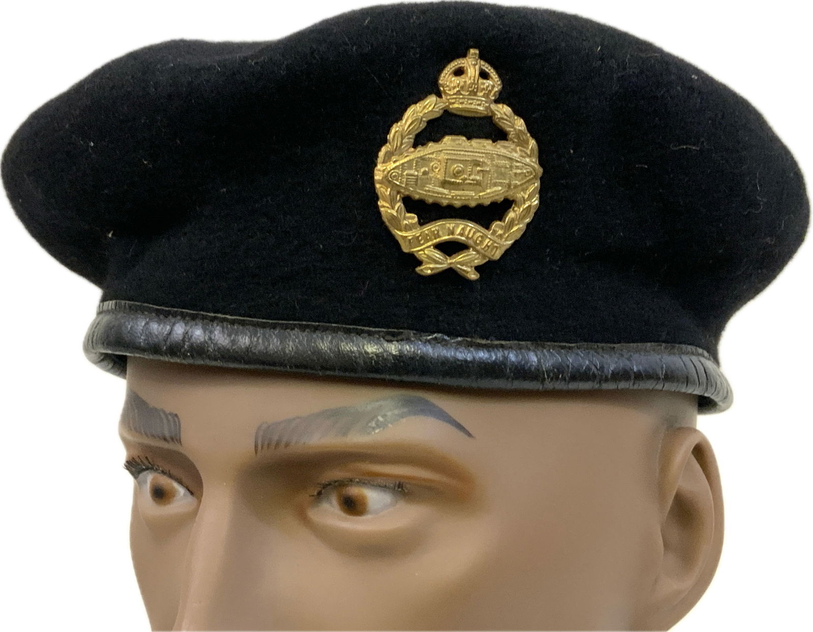 BRITISH VINTAGE ARMY ROYAL TANK REGIMENT BLACK BERET: BRITISH VINTAGE ARMY ROYAL TANK REGIMENT BLACK BERET. GOOD CONDITION COMPLETE WITH BADGE. SIZE 57