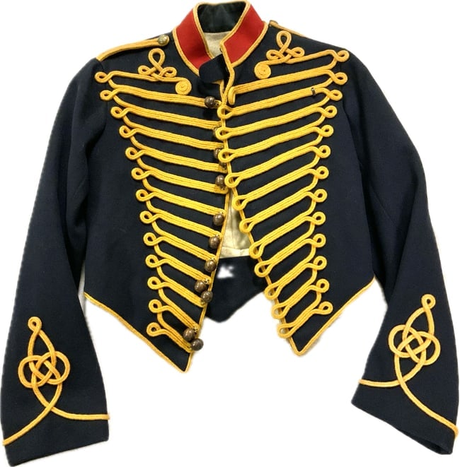 ANTIQUE BRITISH ROYAL HORSE ARTILLERY UNIFORM JACKET: ANTIQUE BRITISH ROYAL HORSE ARTILLERY UNIFORM JACKET. GREAT CONDITION WITH ALL BUTTONS INTACT. PRE WWI. LABEL INSIDE. SMALL SIZE.