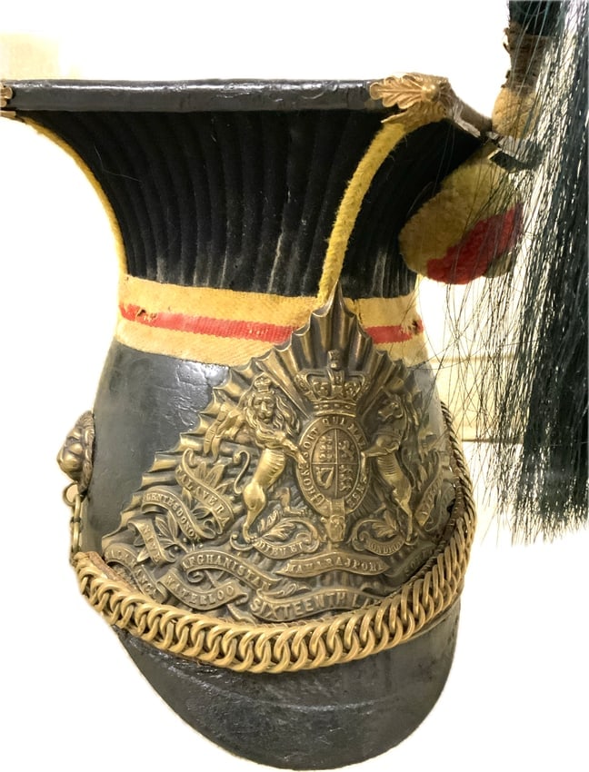 ANTIQUE BRITISH 16th LANCERS CHAPKA HELMET: ANTIQUE BRITISH 16th LANCERS CHAPKA HELMET. GREAT CONDITION FOR ITS AGE AND COMPLETE WITH HORSEHAIR PLUMAGE. EARLY 20TH CENTURY.