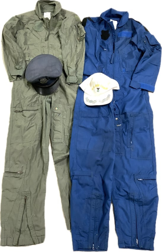 VINTAGE US AIR FORCE FLYERS COVERALLS AND HATS: VINTAGE US AIR FORCE FLYERS COVERALLS AND HATS. ALL WELL USED CONDITION.