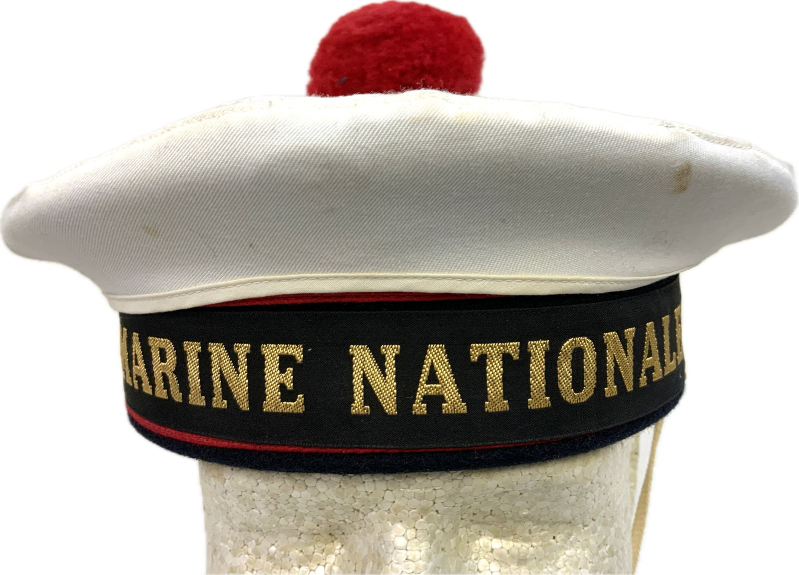 VINTAGE FRENCH NAVY SAILOR HAT MARINE NATIONALE: VINTAGE FRENCH NAVY SAILOR HAT MARINE NATIONALE. GREAT CONDITION WITH REMOVABLE WHITE TOP. NAMED. SIZE 57