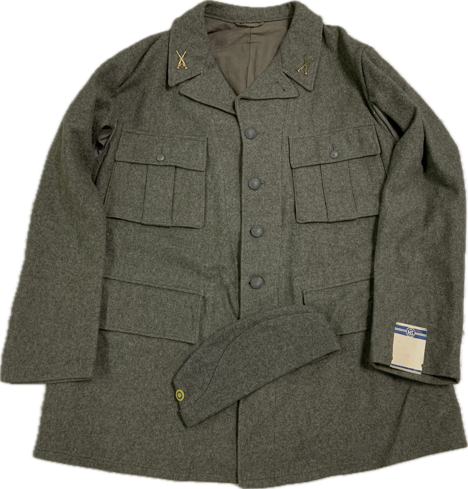 SWEDEN WWII SWEDISH ARMY UNIFORM TUNIC AND CAP: SWEDEN WWII SWEDISH ARMY UNIFORM TUNIC AND CAP.WOOL MATERIAL. MINT CONDITION. NEVER ISSUUED. 1942 DATED TUNIC. PAPER TAG STILL ATTACHED TO THE SLEEVE.