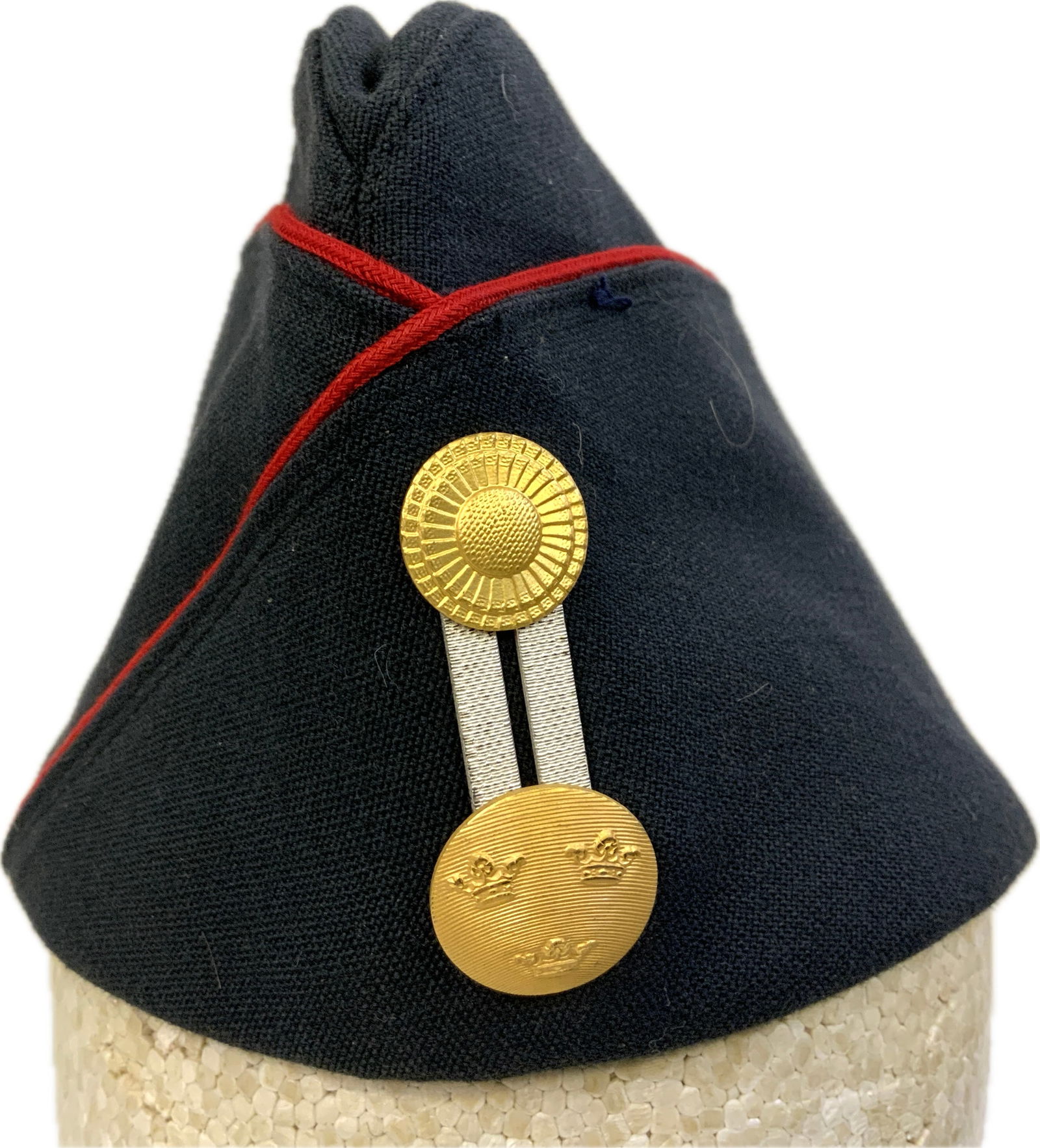 SWEDEN VINTAGE SWEDISH MILITARY SIDE CAP: SWEDEN VINTAGE SWEDISH MILITARY SIDE CAP.GREAT CONDITION. MARKED INSIDE.