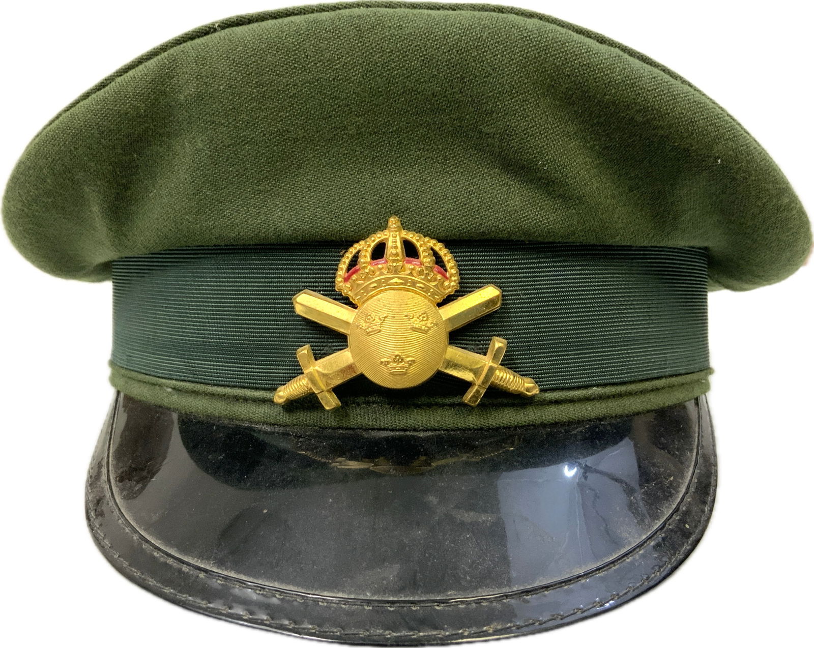SWEDEN VINTAGE SWEDISH MILITARY VISOR HAT: SWEDEN VINTAGE SWEDISH MILITARY VISOR HAT.GREAT CONDITION. SIZE 59