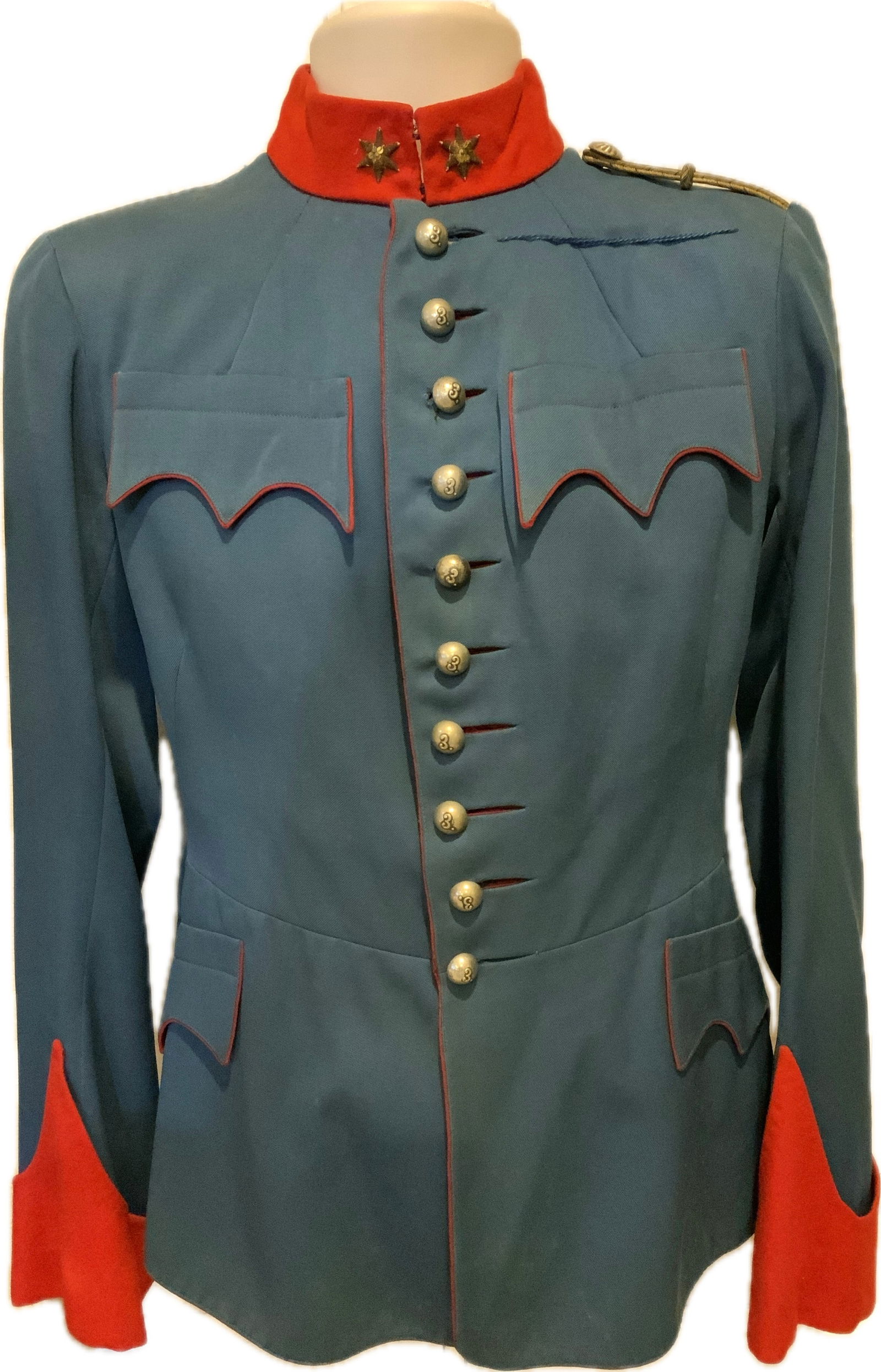 ANTIQUE AUSTRO-HUNGARIAN CAVALRY UHLAN OFFICERS DRESS UNIFORM TUNIC: ANTIQUE AUSTRO-HUNGARIAN CAVALRY UHLAN OFFICERS DRESS UNIFORM TUNIC. VERY NICE CONDITION BLUE MATERIAL TUNIC WITH OFFICERS STARS TO THE RED COLLOR.CIRCA EARLY 20th CENTURY. AEARD LOOPS TO THE CHEST. R