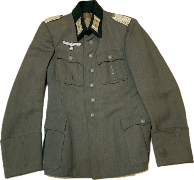 WWII GERMAN ARMY INFANTRY OFFICER TUNIC: WWII GERMAN ARMY INFANTRY OFFICER TUNIC. VERY NICE MAJOR RANK OFFICER TUNIC.WELL WORN BUT STILL IN GREAT CONDITION.