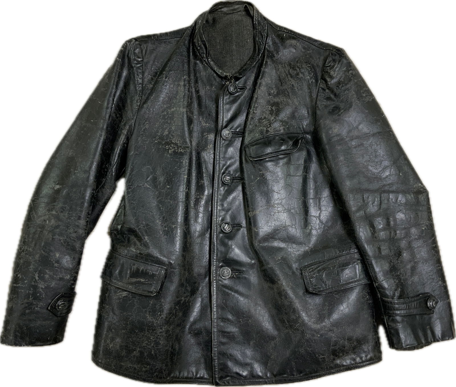 WWII GERMAN NAVY KRIEGSMARINE LEATHER JACKET U-BOAT AND SHIPS CREW: WWII GERMAN NAVY KRIEGSMARINE LEATHER JACKET U-BOAT AND SHIPS CREW. WELL WORN CONDITION OVERALL. BLACK THICK LEATHER WITH DARK PAINTED BUTTONS. FULLY LINED WITH GRAY WOOL LINING.VERY GOOD EXAMPLE.