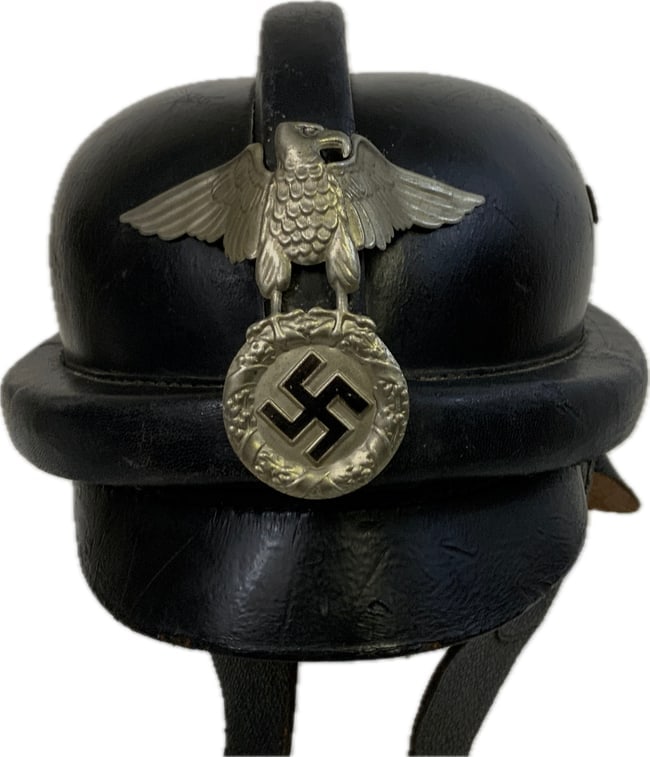 GERMANY THIRD REICH NSKK LEATHER MOTORCYCLE CRUSH HELMET: GERMANY THIRD REICH NSKK LEATHER MOTORCYCLE CRUSH HELMET. EARLY FIRST MODEL. GREAT CONDITION OVERALL. RZM TAG INSIDE