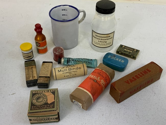WWII GERMAN SOLDIERS PERSONAL ITEMS MEDICAL AND OTHERS: WWII GERMAN SOLDIERS PERSONAL ITEMS MEDICAL AND OTHERS . NICE LOT ALL ORIGINAL WWII GERMAN MADE MEDICAL AND PERSONAL ITEMS.