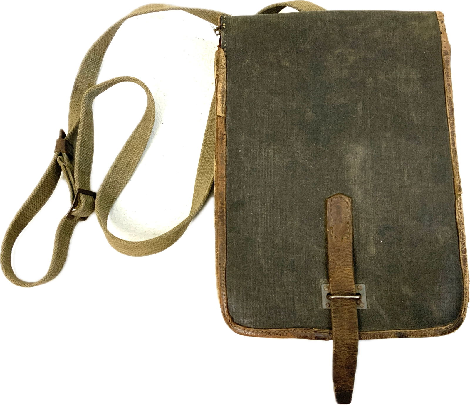 USSR WWII SOVIET OFFICERS MAP CASE WITH SHOULDER SLING: USSR WWII SOVIET OFFICERS MAP CASE WITH SHOULDER SLING. WELL USED BUT STILL GOOD CONDITION.
