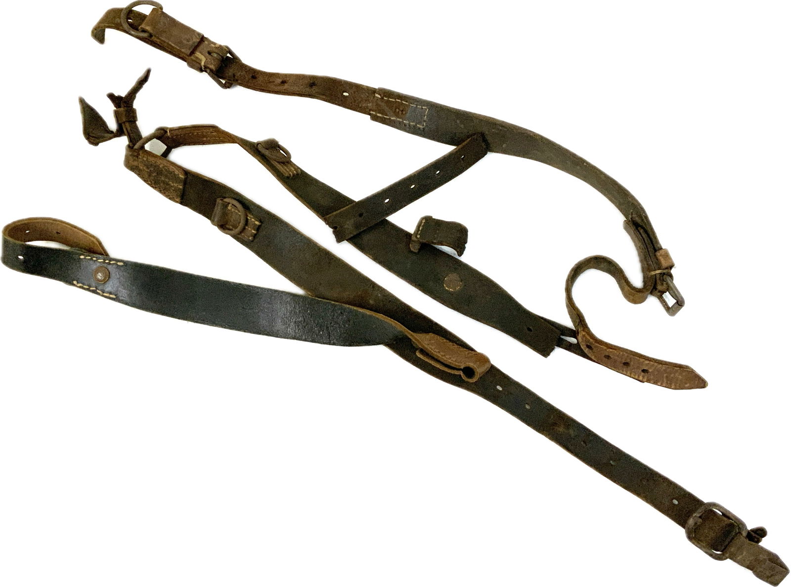 WWII GERMAN MILITARY LEATHER Y STRAPS: WWII GERMAN MILITARY LEATHER Y STRAPS.BAD CONDITION WITH LEATHER TORN IN MANY PLACES GOOD HARDWARE. RESTORATION PROJECT OR USE IT FOR PARTS.