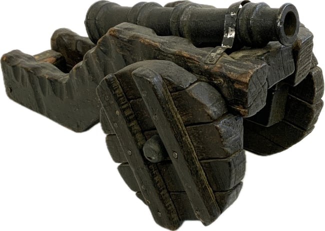 VINTAGE WOOD AND IRON ANTIQUE CANNON MODEL: VINTAGE WOOD AND IRON ANTIQUE CANNON MODEL. GREAT DETAILS. 10" X 5' SIZE