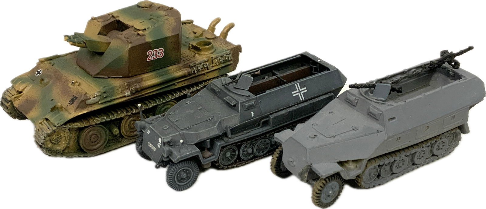 WWII GERMAN MODELS TANKS AND MILITARY VEHICLES CUSTOM DETAILED: WWII GERMAN MODELS TANKS AND MILITARY VEHICLES CUSTOM DETAILED.DIE CAST AND PLASTIC. ABOUT 3" - 3 1/2"LONG