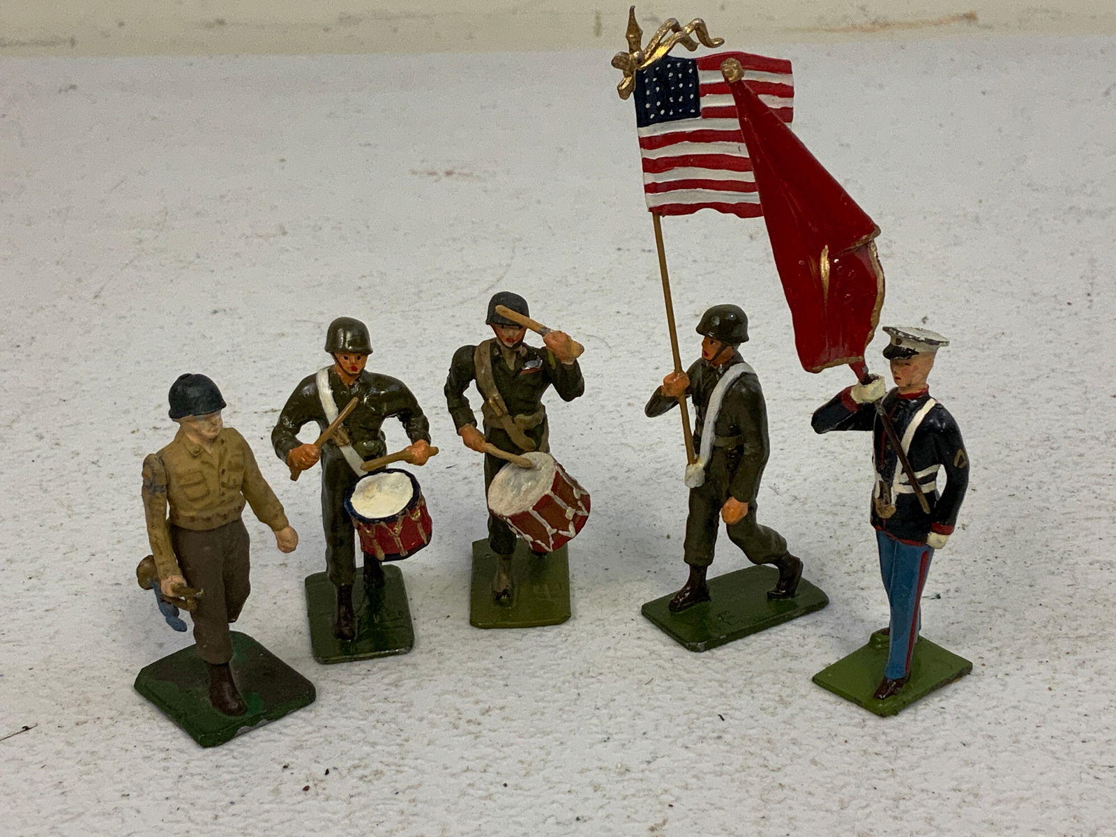 LOT OF PAINTED LEAD TOY SOLDIERS AMERICANS: LOT OF PAINTED LEAD TOY SOLDIERS AMERICANS