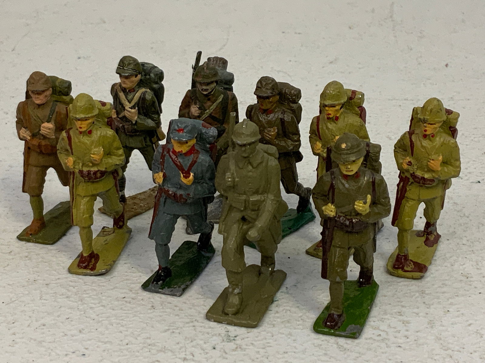 LOT OF PAINTED LEAD TOY SOLDIERS JAPANESE AND FRENCH: LOT OF PAINTED LEAD TOY SOLDIERS JAPANESE AND FRENCH