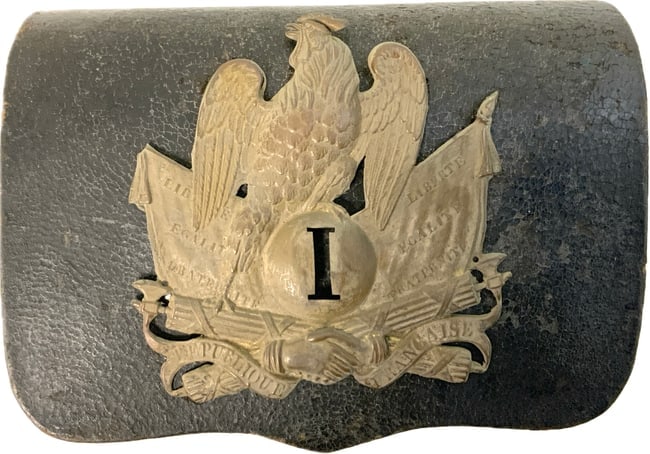 ANTIQUE FRENCH 2ND EMPIRE NAPOLEON III CARTRIDGE BOX: ANTIQUE FRENCH 2ND EMPIRE NAPOLEON III CARTRIDGE BOX.VERY GOOD CONDITION FOR ITS AGE. BRASS INSIGNIA . 1860S