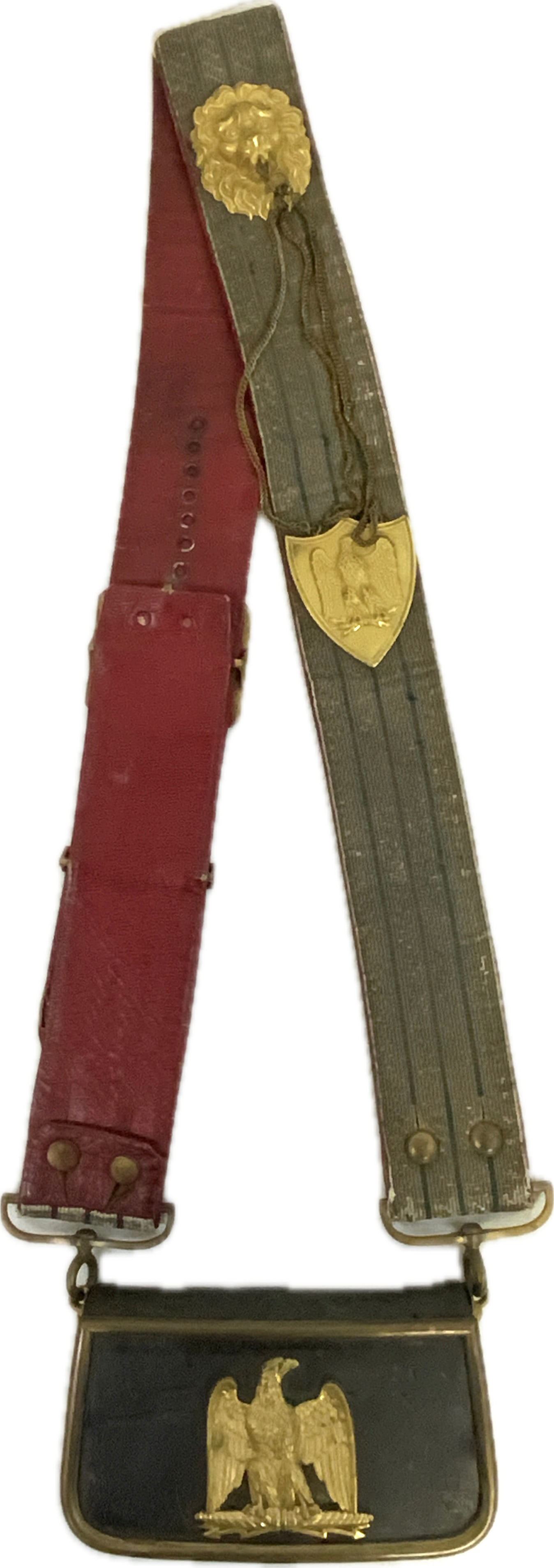ANTIQUE FRENCH EMPIRE OFFICERS CARTRIDGE BOX WITH DECORATED SHOULDER STRAP: ANTIQUE FRENCH EMPIRE OFFICERS CARTRIDGE BOX WITH DECORATED SHOULDER STRAP. BEAUTIFUL EXAMPLE. COMPLETE WITH BRASS HARWARE .VERY GOOD CONDITION FOR ITS AGE. BRASS INSIGNIA . EARLY TO MID 19th CENTURY.