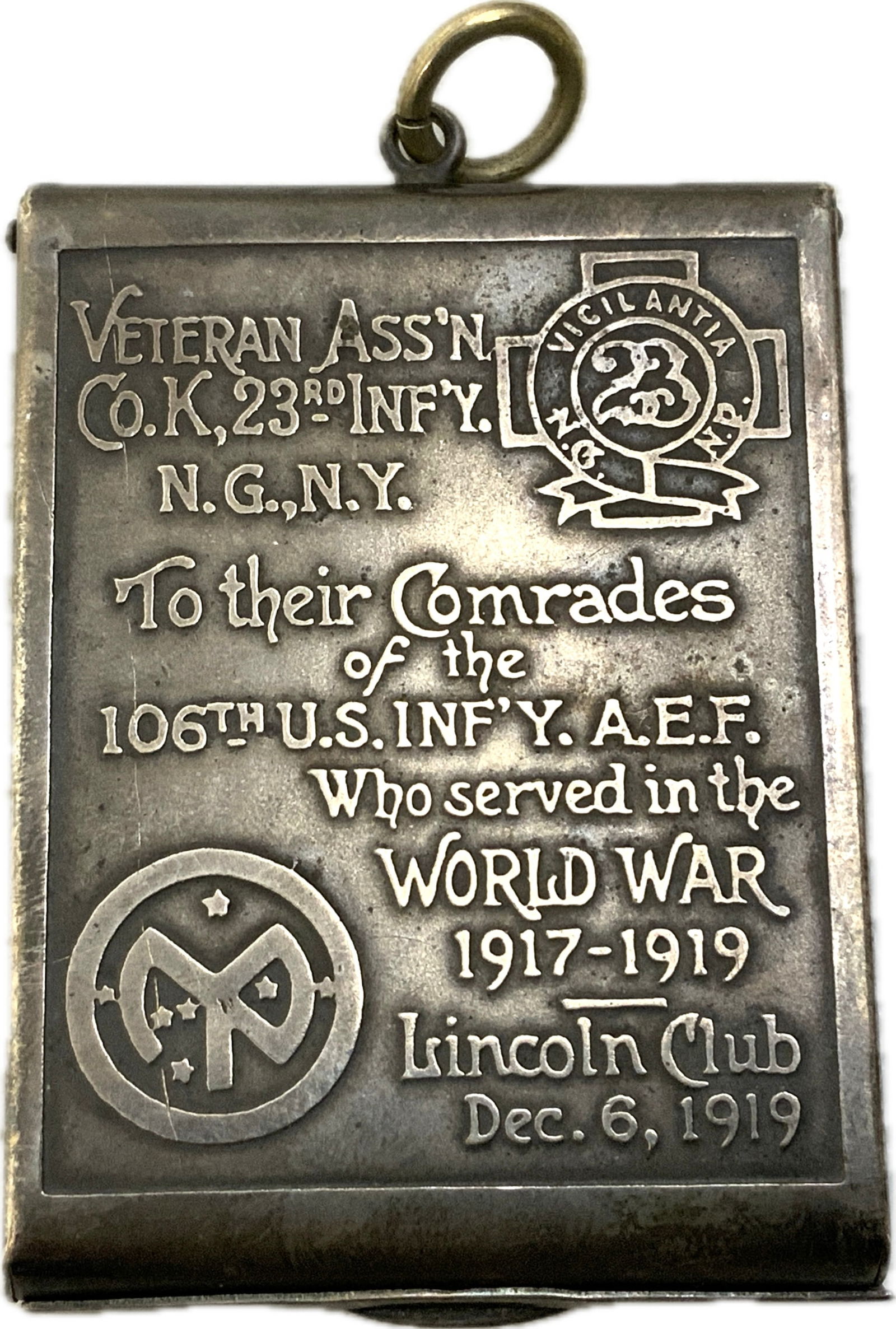 WWI REMEMBRANCE US VETERANS ASSOCIATION 1919 MATCHES CASE: WWI REMEMBRANCE US VETERANS ASSOCIATION 1919 MATCHES CASE. SILVER PLATED. MAKER MARKED. DEDICATION ON THE FRONT DATED 1919. RARE. 2 1/4" X 1 3/4" SIZE.