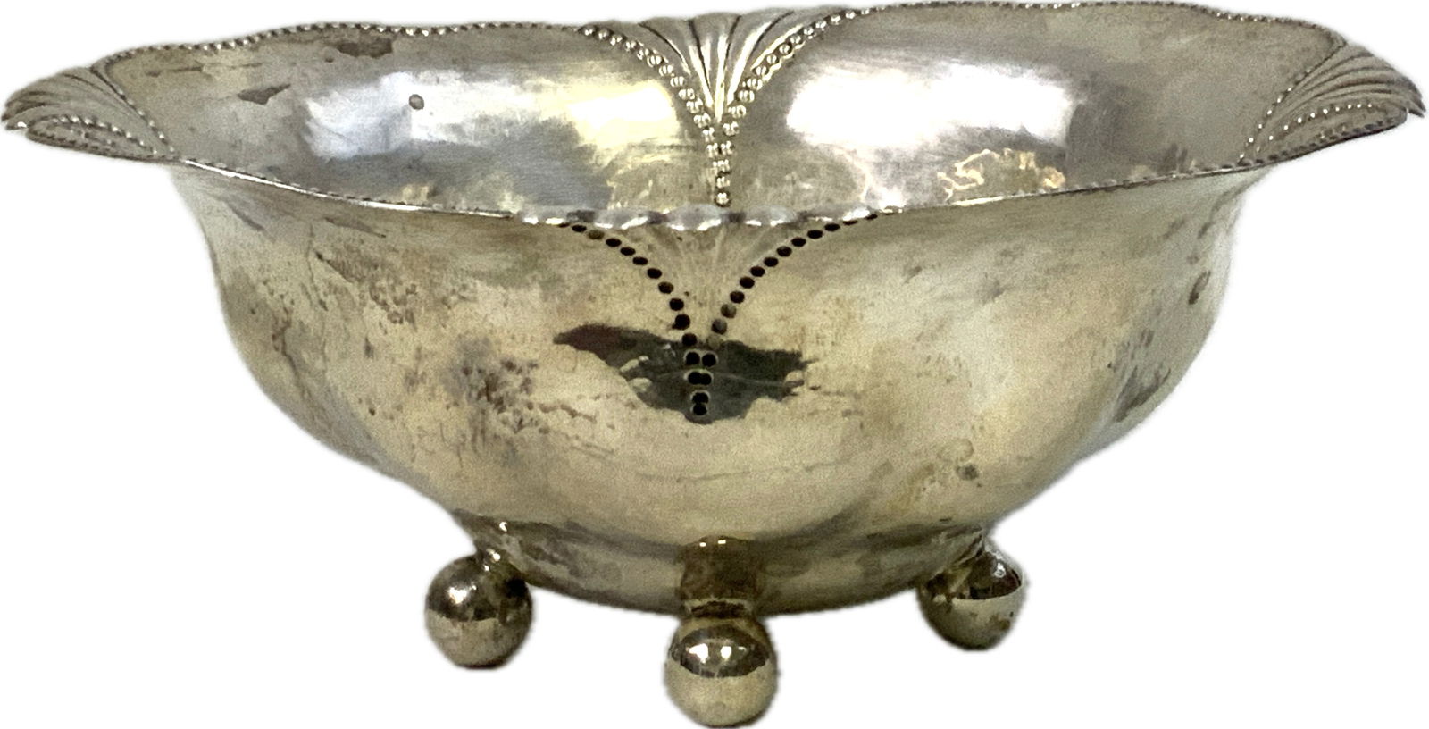 ANTIQUE 800 SILVER BOWL: ANTIQUE 800 SILVER BOWL . HALLMARKED . 6.5" X 5" X 3"SIZE. 141 GRM.